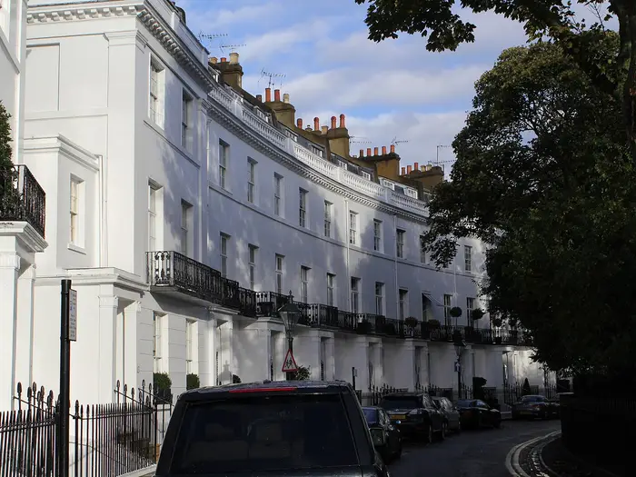 The curving white stucco terrace of Pelham Crescent, South Kensington