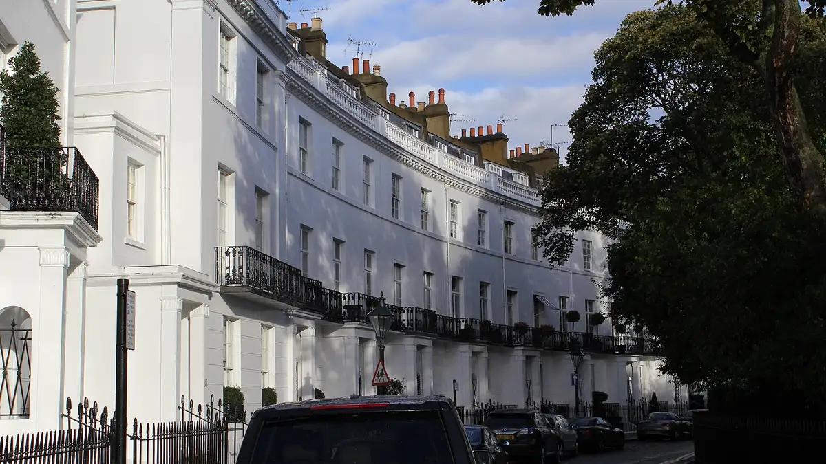 The curving white stucco terrace of Pelham Crescent, South Kensington